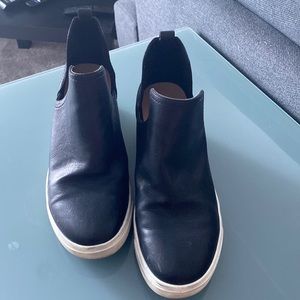 Spring Sneakers with ankle cut out